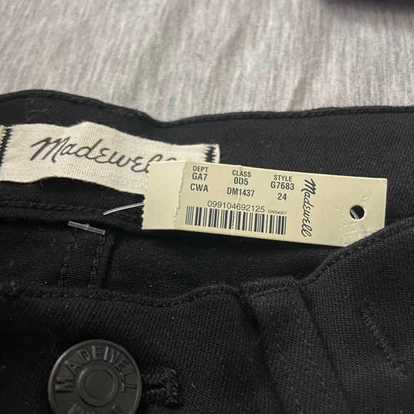 Madewell 10” High Rise Skinny Jeans - Picture 7 of 8